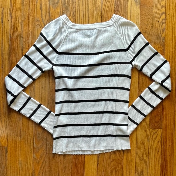 Express - Super Soft Lightweight Sweater - Large - Picture 6 of 8